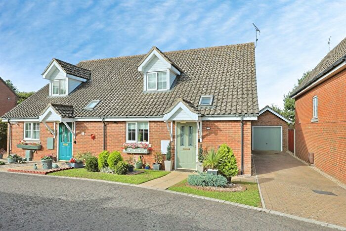 2 Bedroom Semi-Detached House For Sale In Oakleigh Drive, Swaffham, PE37