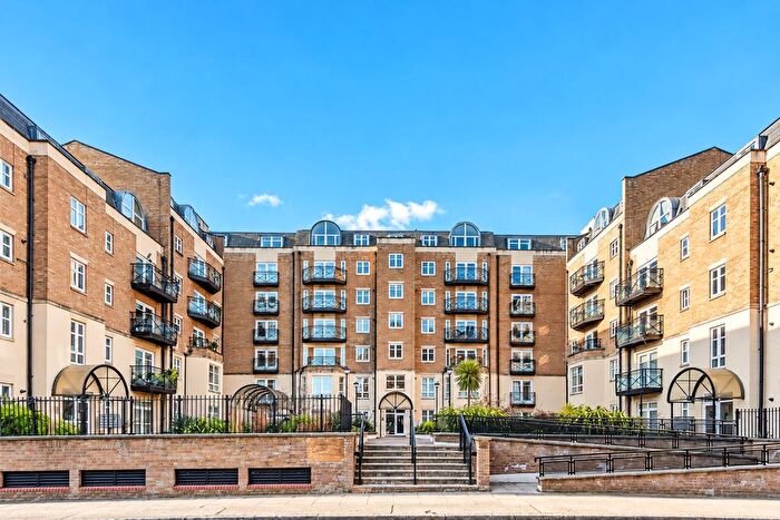 3 Bedroom Flat For Sale In Swan Street, London, SE1